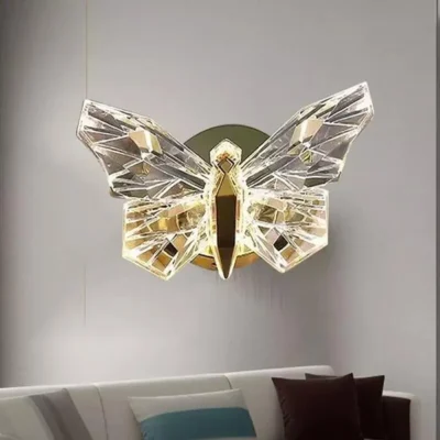 ثريا ليد رائعة على شكل فراشة